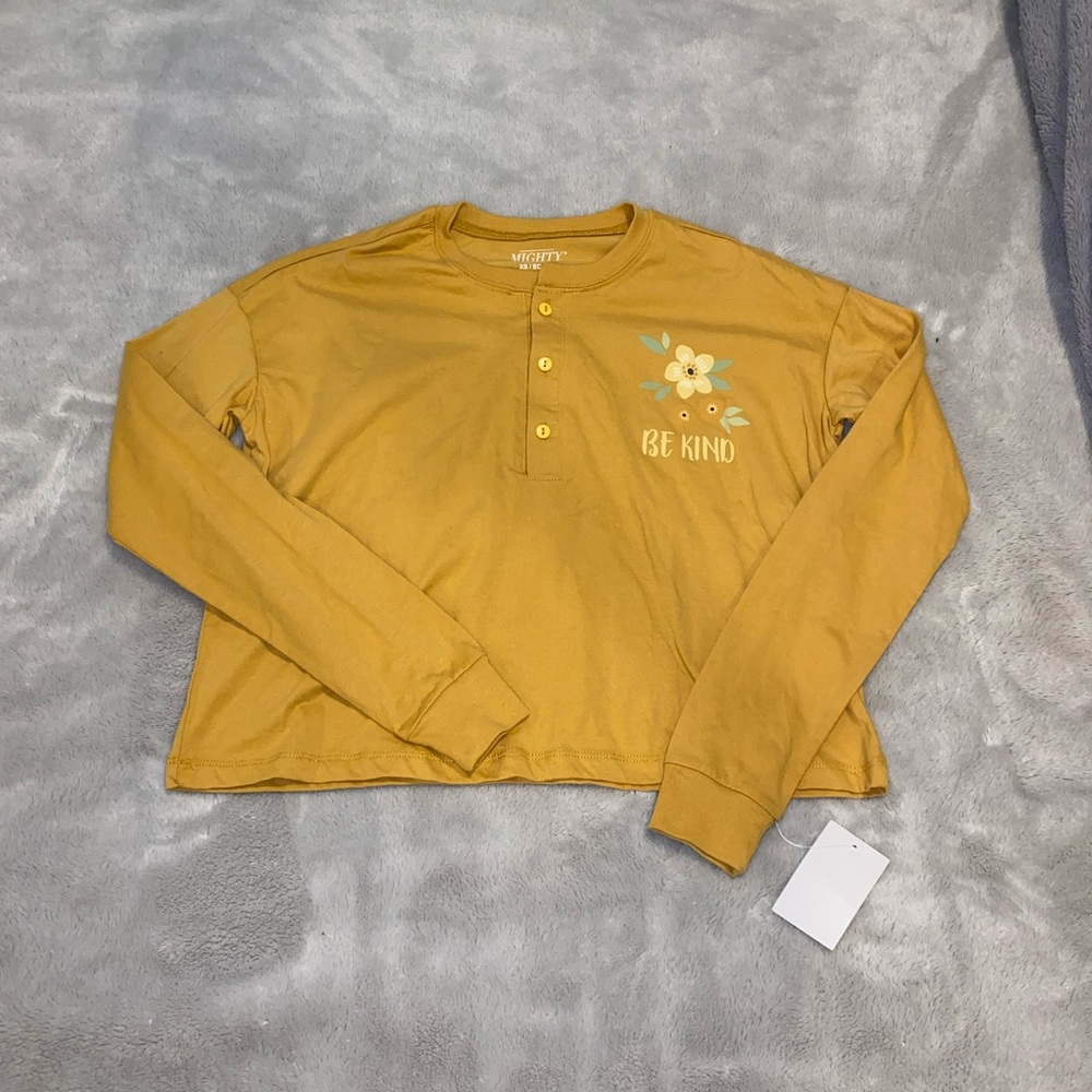 NEW Juniors “Be Kind” Shirt